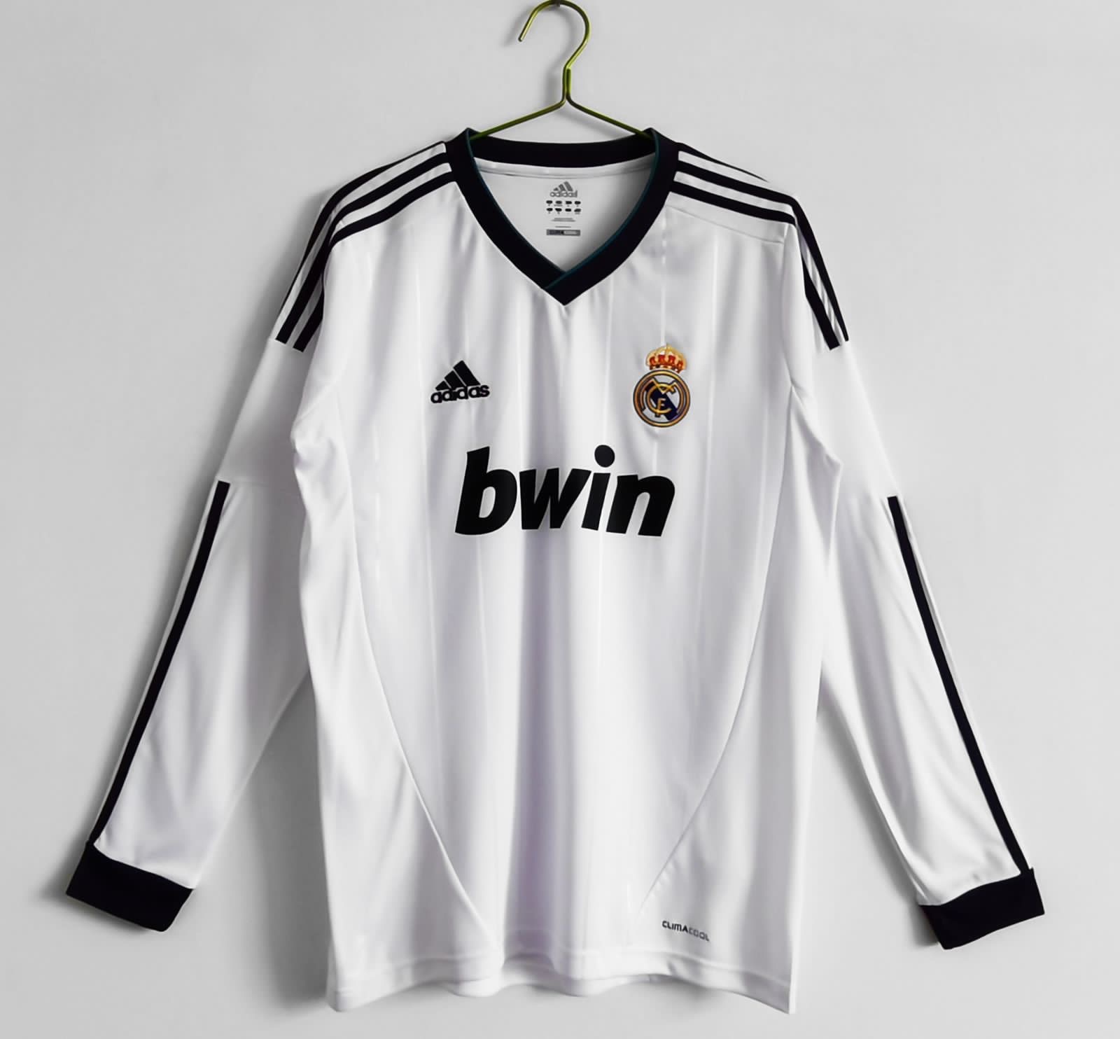 Real Madrid 2011-12 Home Jersey - Full sleeves Real Madrid 2011-12 Home Jersey - Full sleeves - Image 1