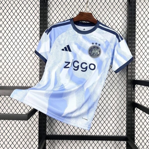 Ajax Away 26-27